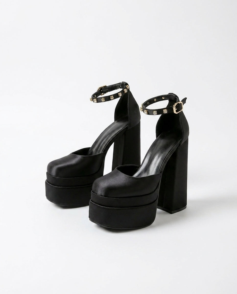 Cassandra — studio product shot