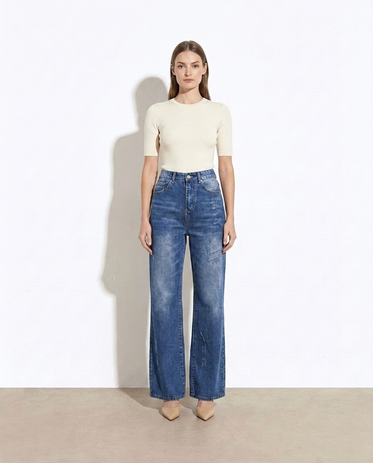 Gerd Buttoned Loose Fit Jeans — studio model