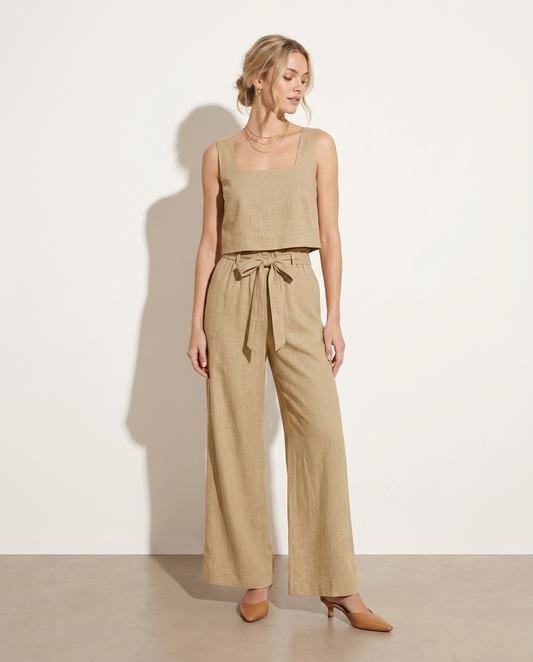 Square neck sleeveless top and pants set on model